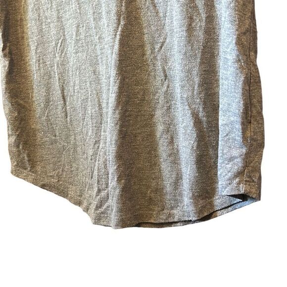 a.n.a basic shirt size medium - Picture 2 of 4